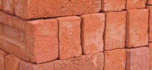 લાલ માટી ની ઈટુ